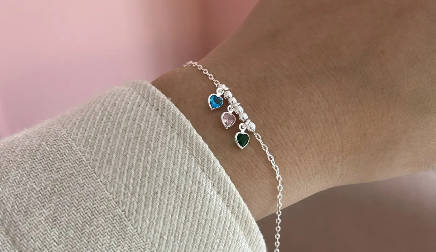 Como escolher uma pulseira prata infantil segura para crianças?