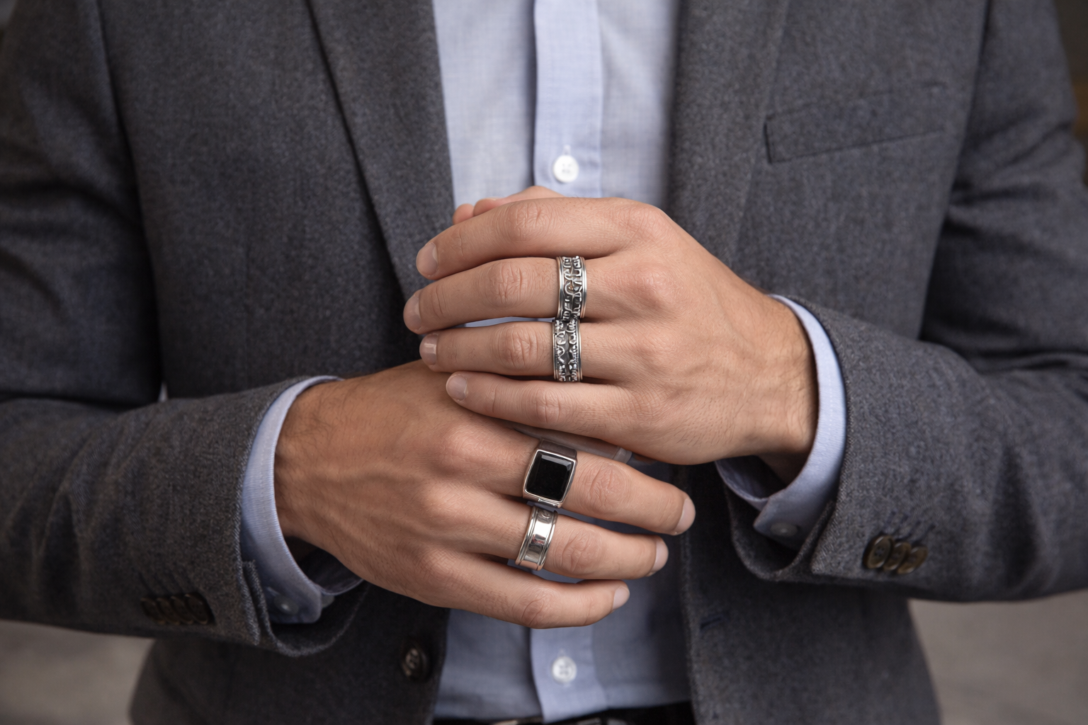 Quando o anel de prata masculino é uma boa escolha para encontros sociais?