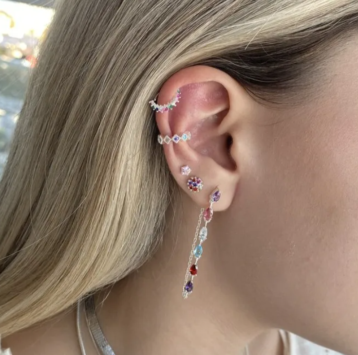 O piercing prata 925 combina com encontros informais?